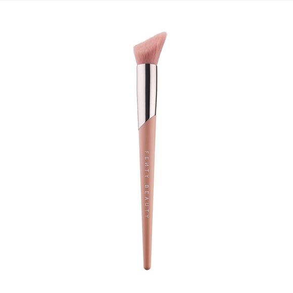 Fenty Beauty Other - Fenty Beauty Angled Blush Brush